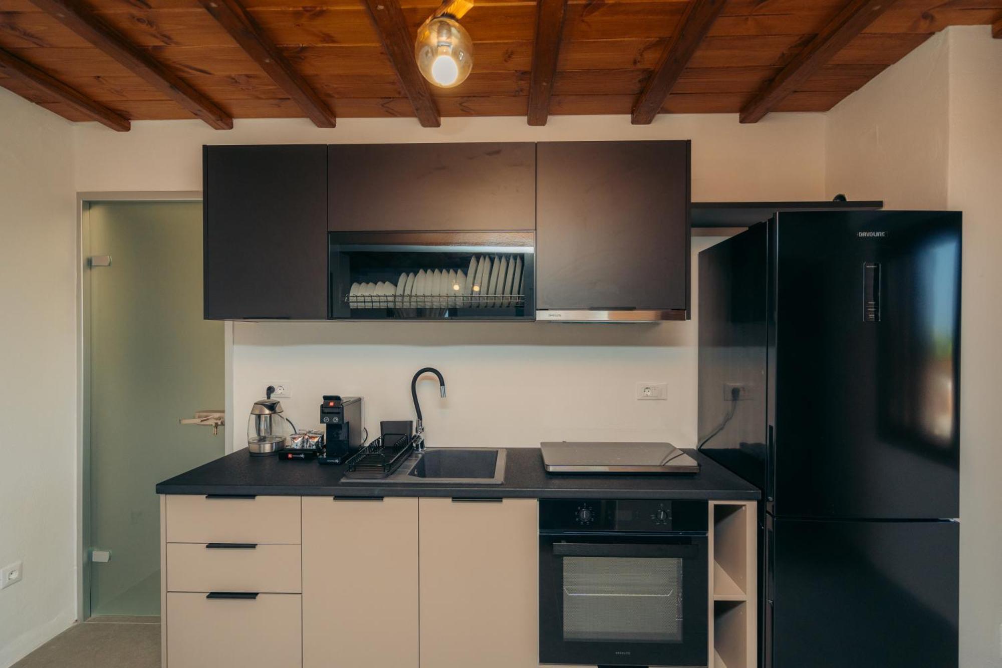 Loukia Apartments Артемон Экстерьер фото